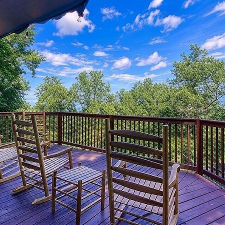 Three Bears Den, Hot Tub, Pool Table, Pool Access, 1089 Free Tickets Each Paid Day, Dollywood Inclu Villa Gatlinburg Exterior foto